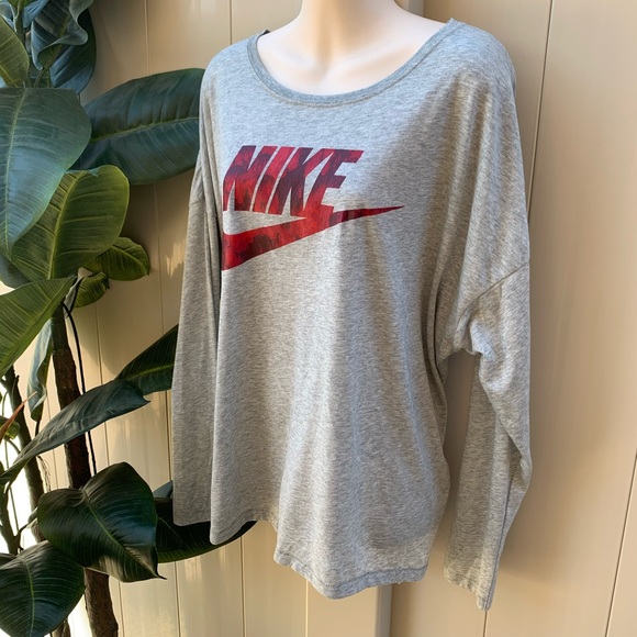 Nike Tops - Women’s Nike Long Sleeve Top